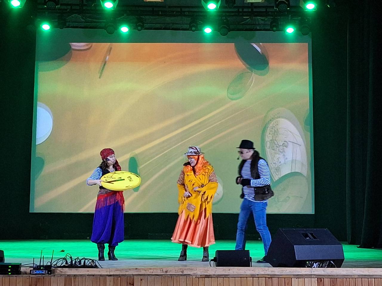 7 ноября на сцене Городского Дворца культуры имени Д.Е.Кравцова состоялось невероятное театрализованное шоу — настоящее путешествие по миру любимых мультфильмов! 7 ноября на сцене Городского Дворца культуры имени Д.Е.Кравцова состоялось невероятное театрализованное шоу — настоящее путешествие по миру любимых мультфильмов!