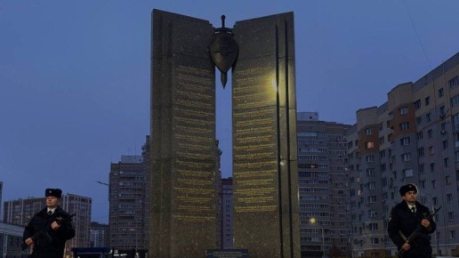 В Брянске полицейские почтили память погибших коллег