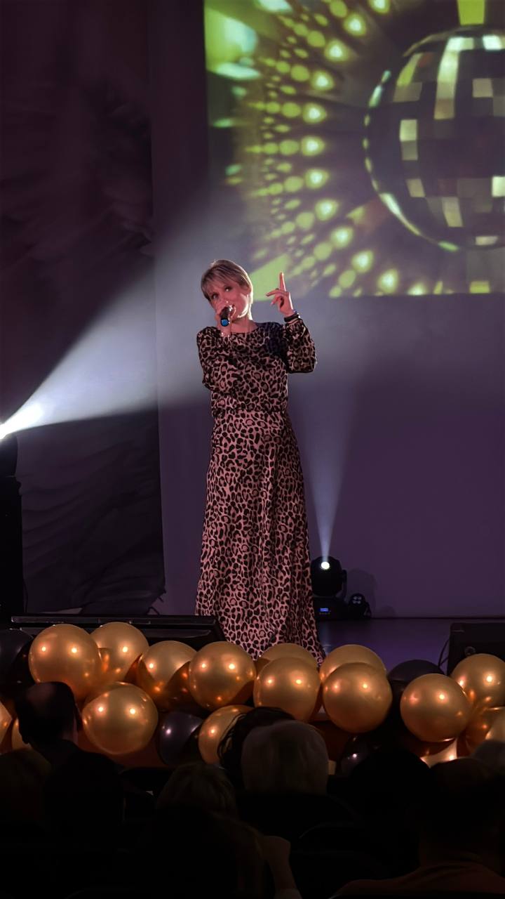 7 ноября в доме культуры р.п. Радица-Крыловка прошла концертная программа «Шансон в кругу друзей» 7 ноября в доме культуры р.п. Радица-Крыловка прошла концертная программа «Шансон в кругу друзей»