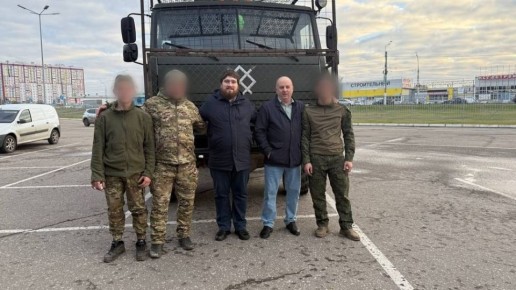 Руководитель военного отдела Брянской епархии иерей Константин Васильев передал гуманитарную помощь в подразделение группировки «Север»