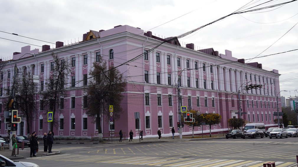 В Брянске продолжаются работы в здании филиала Первого Московского государственного медицинского университета имени И.М. Сеченова. Ежедневно на объекте трудятся более 120 человек