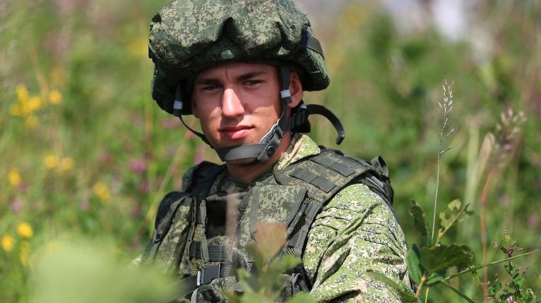 Брянские контрактники получают 1,1 млн рублей и дополнительные региональные выплаты