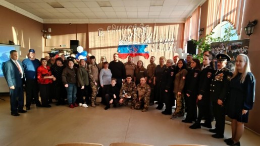 7     3 ..       ,    4  352       ...