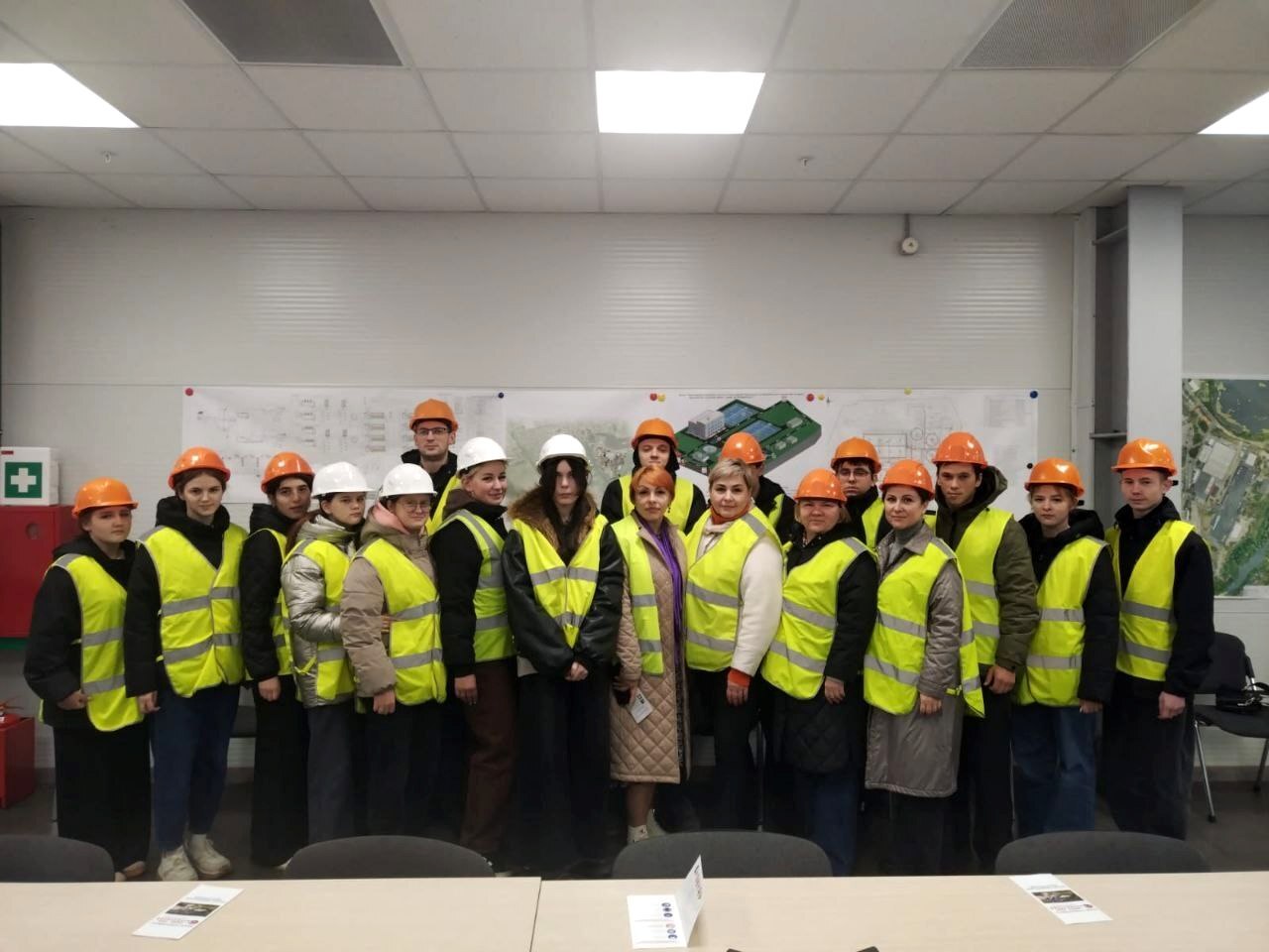 Специалистами службы занятости населения Суражского района была организована экскурсия для студентов Суражского промышленно-аграрного техникума, обучающихся по специальности «Полиграфическое производство», на АО "Пролетарий" Специалистами службы занятости населения Суражского района была организована экскурсия для студентов Суражского промышленно-аграрного техникума, обучающихся по специальности «Полиграфическое производство», на АО "Пролетарий"