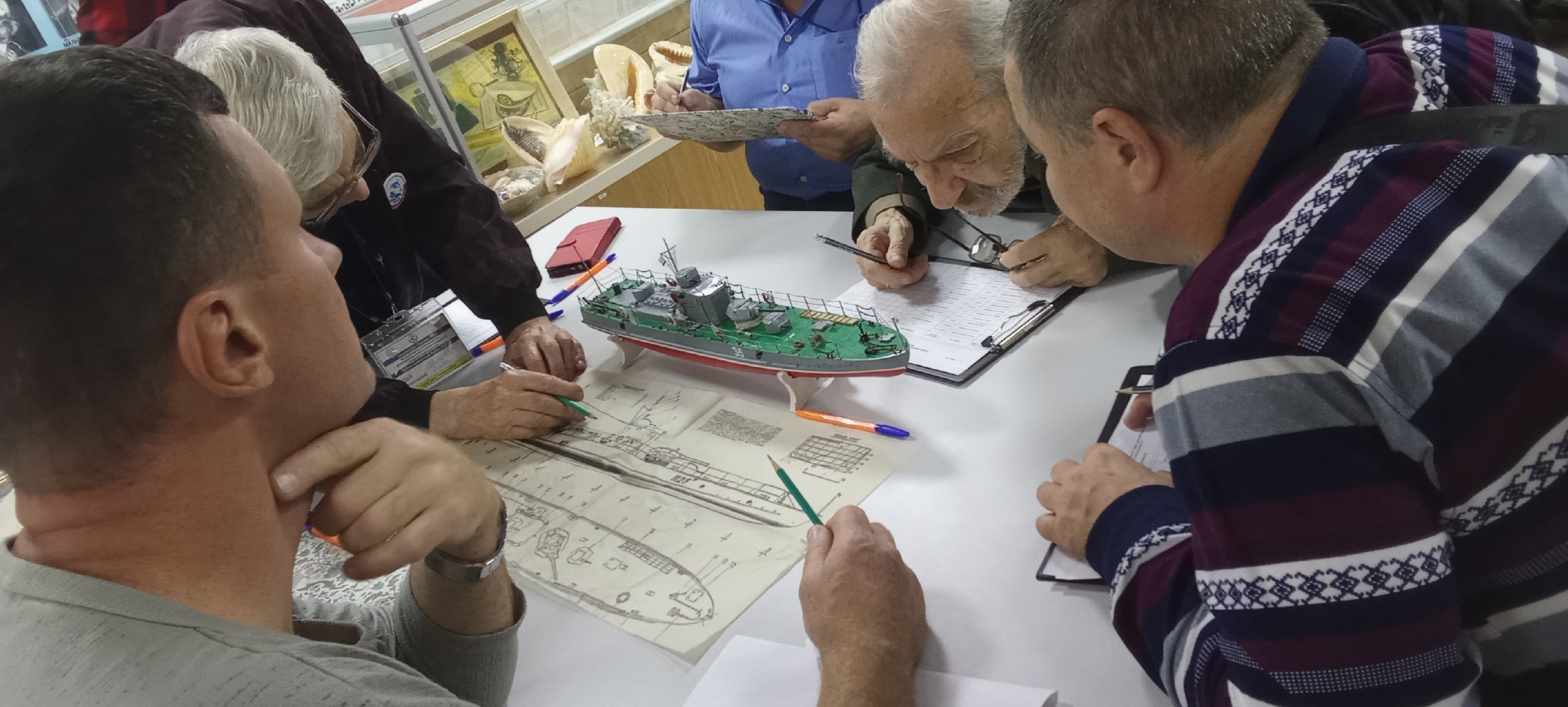 В Новороссийске состоялся Чемпионат России и VI Международные соревнования «КУБОК ЦЕМЕССКОЙ БУХТЫ 2025», по судомодельному спорту, в классах стендовых моделей В Новороссийске состоялся Чемпионат России и VI Международные соревнования «КУБОК ЦЕМЕССКОЙ БУХТЫ 2025», по судомодельному спорту, в классах стендовых моделей