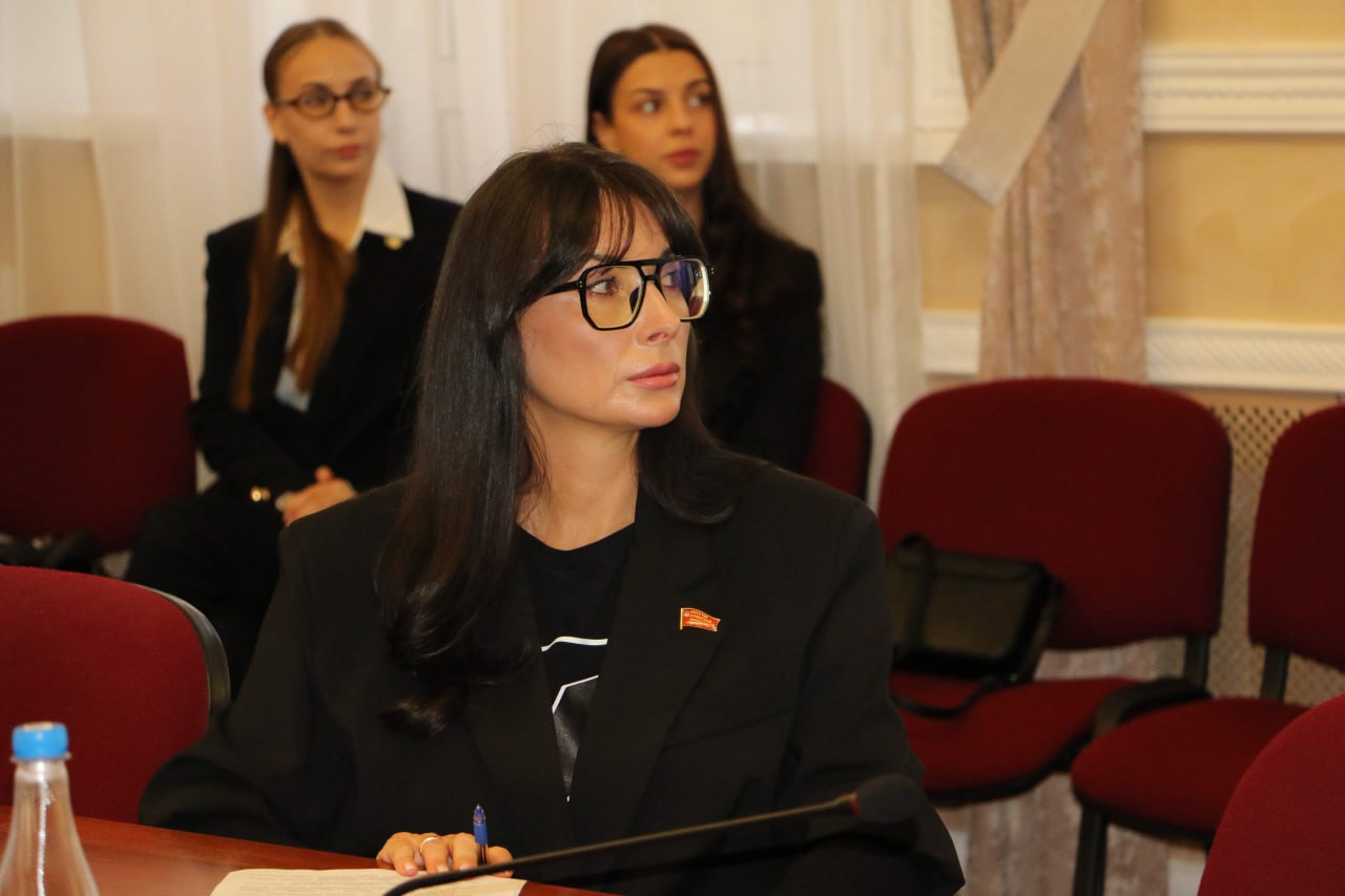 На заседании комитета по промышленности, строительству, связи, предпринимательству и собственности депутаты обсудили и поддержали проект областного бюджета на 2026-2028 годы, профильные программы и прогноз... На заседании комитета по промышленности, строительству, связи, предпринимательству и собственности депутаты обсудили и поддержали проект областного бюджета на 2026-2028 годы, профильные программы и прогноз...