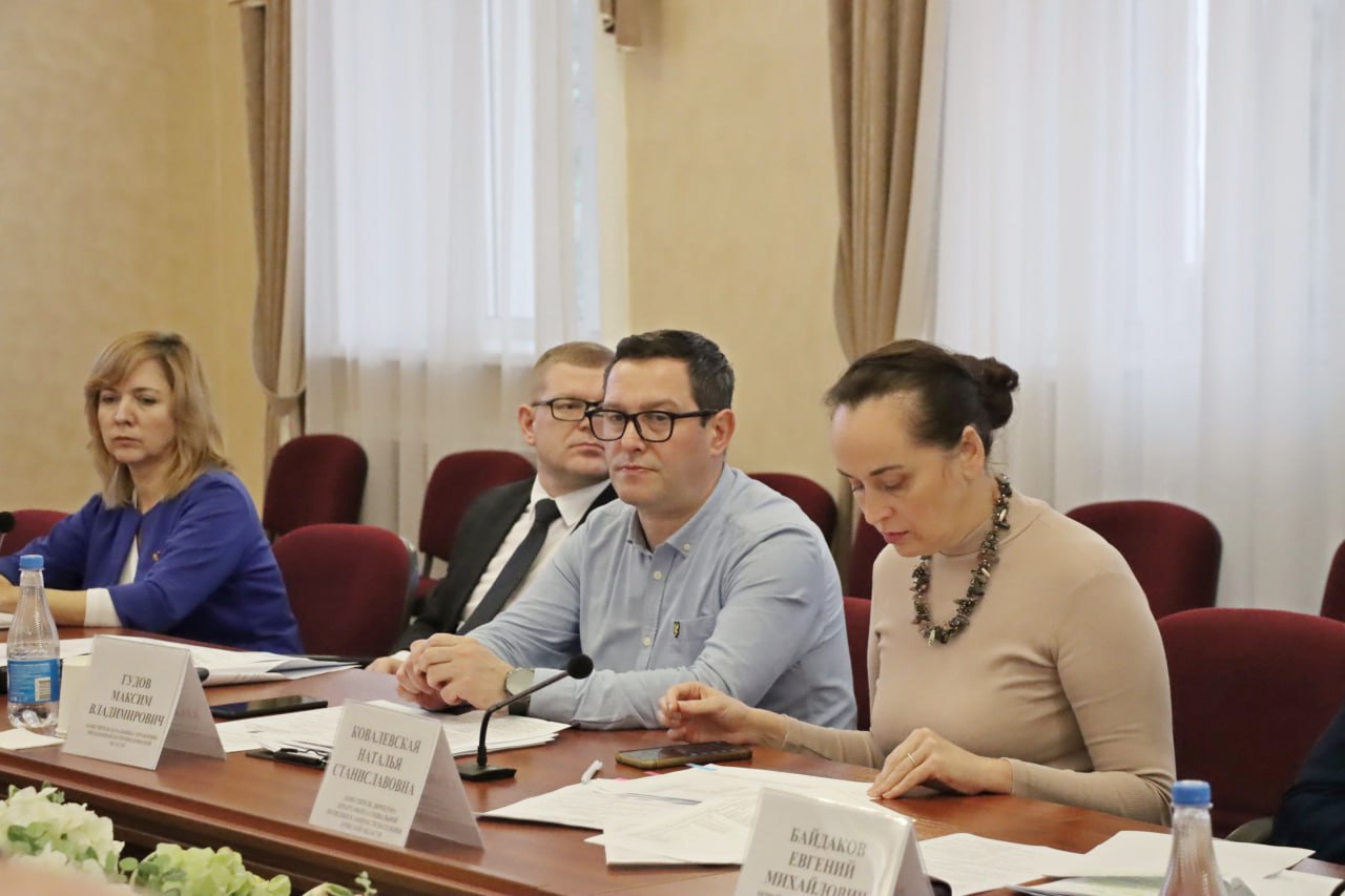 Финансирование молодежной политики, физической культуры и спорта – в центре внимания профильного комитета под председательством Героя РФ Александра Постоялко! Финансирование молодежной политики, физической культуры и спорта – в центре внимания профильного комитета под председательством Героя РФ Александра Постоялко!