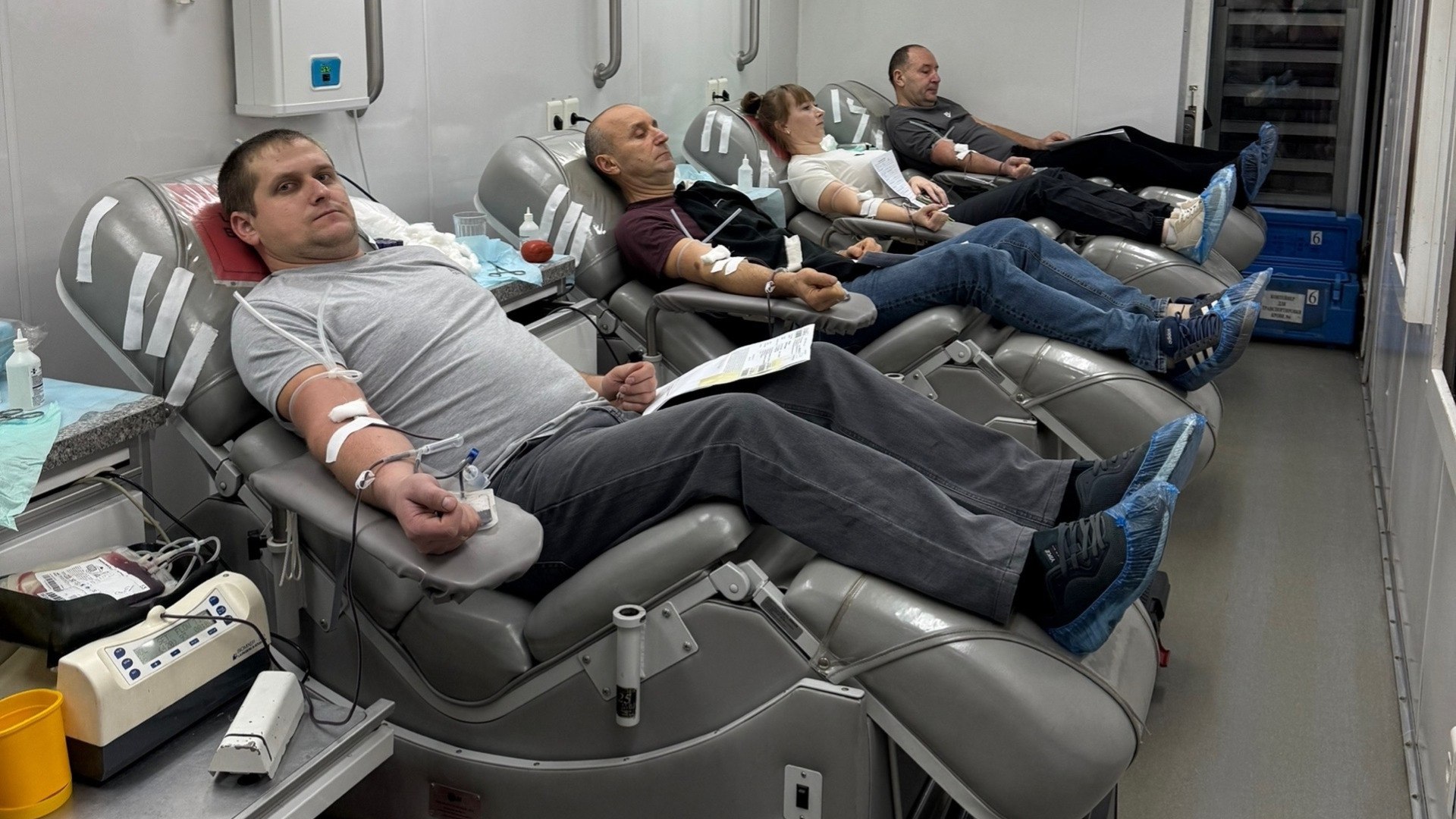 В Суражском районе отметили День донора: 70 жителей спасли жизни, сдав кровь