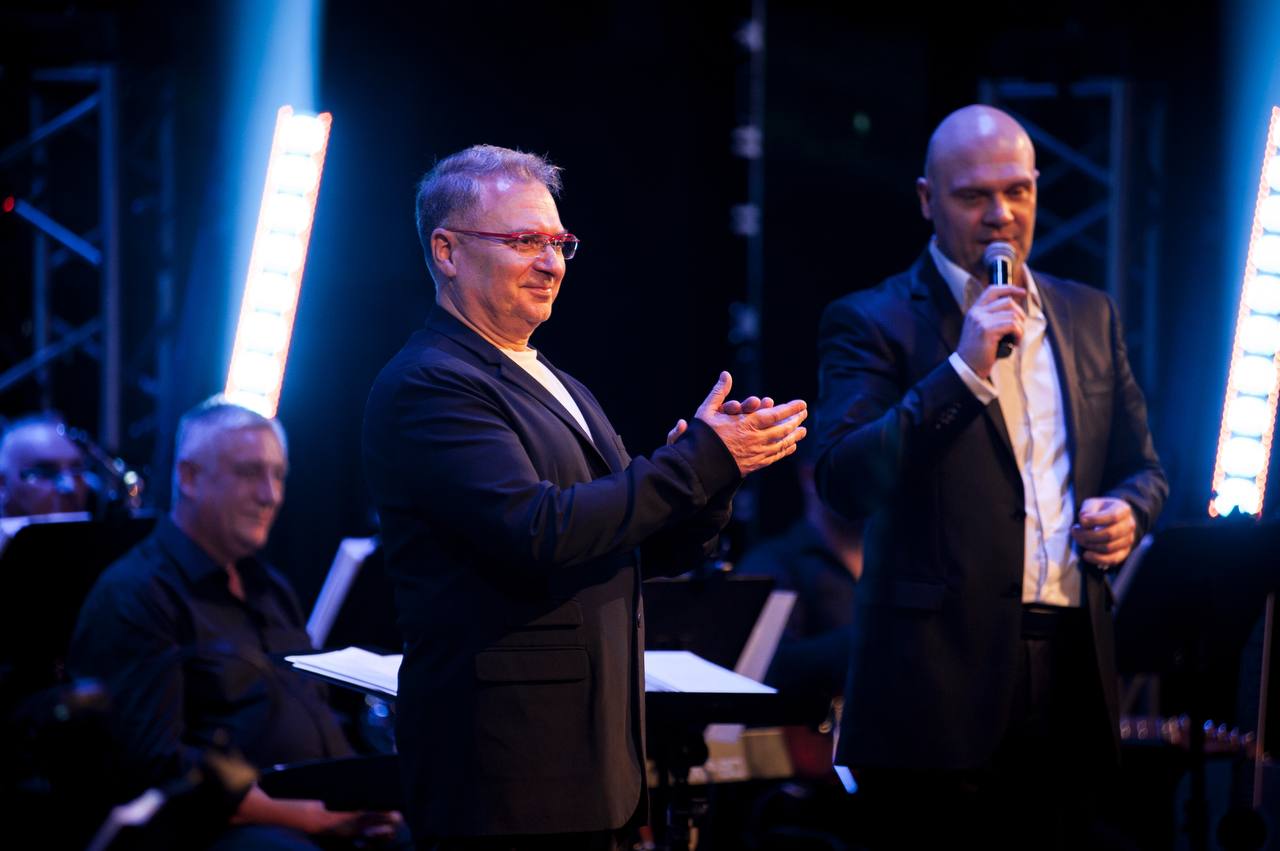 Вчера на сцене концертного зала «Дружба» ПО МНОГОЧИСЛЕННЫМ ПРОСЬБАМ ЗРИТЕЛЕЙ состоялся повтор программы «Как упоительны в России вечера» Вчера на сцене концертного зала «Дружба» ПО МНОГОЧИСЛЕННЫМ ПРОСЬБАМ ЗРИТЕЛЕЙ состоялся повтор программы «Как упоительны в России вечера»