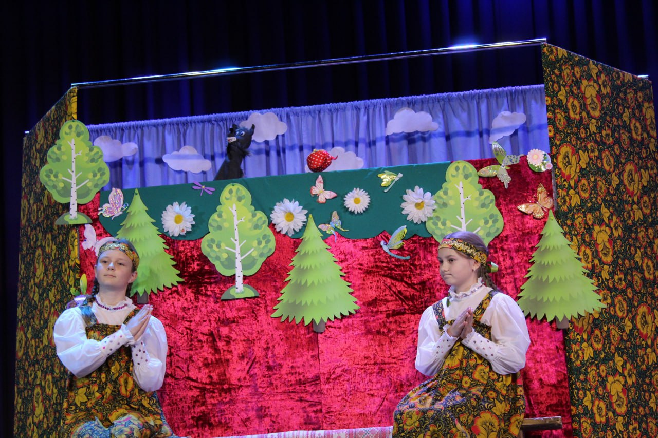 В Клинцах состоялся отборочный этап Фестиваля школьных театров «Классика в классы», посвящённого 80-летию Великой Победы В Клинцах состоялся отборочный этап Фестиваля школьных театров «Классика в классы», посвящённого 80-летию Великой Победы