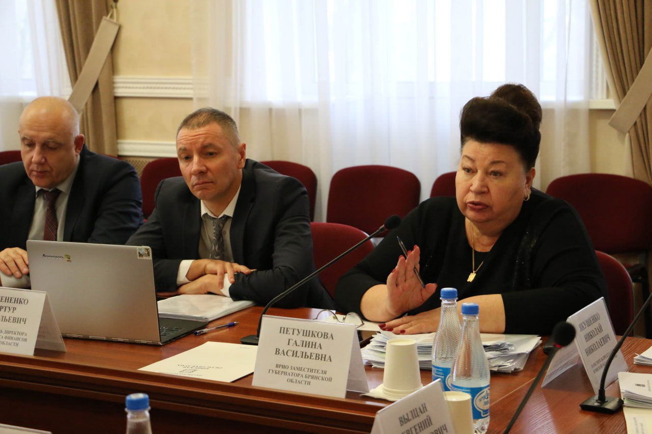 На заседании комитета по делам ветеранов, участников боевых действий и их семей, которое прошло под руководством Евгения Вылцана, обсудили проект областного бюджета на 2026-2028 годы На заседании комитета по делам ветеранов, участников боевых действий и их семей, которое прошло под руководством Евгения Вылцана, обсудили проект областного бюджета на 2026-2028 годы