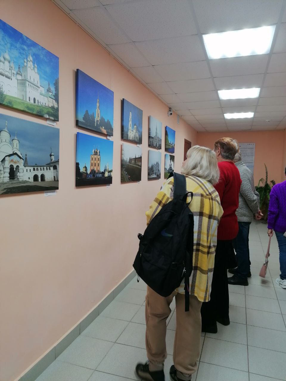 Члены клуба «Активное долголетие» ГБУ КЦСОН Дубровского района недавно посетили выставку фотографий известного мастера Костаса Асимиса под названием «На страже Отечества: кремли и крепости России» Члены клуба «Активное долголетие» ГБУ КЦСОН Дубровского района недавно посетили выставку фотографий известного мастера Костаса Асимиса под названием «На страже Отечества: кремли и крепости России»