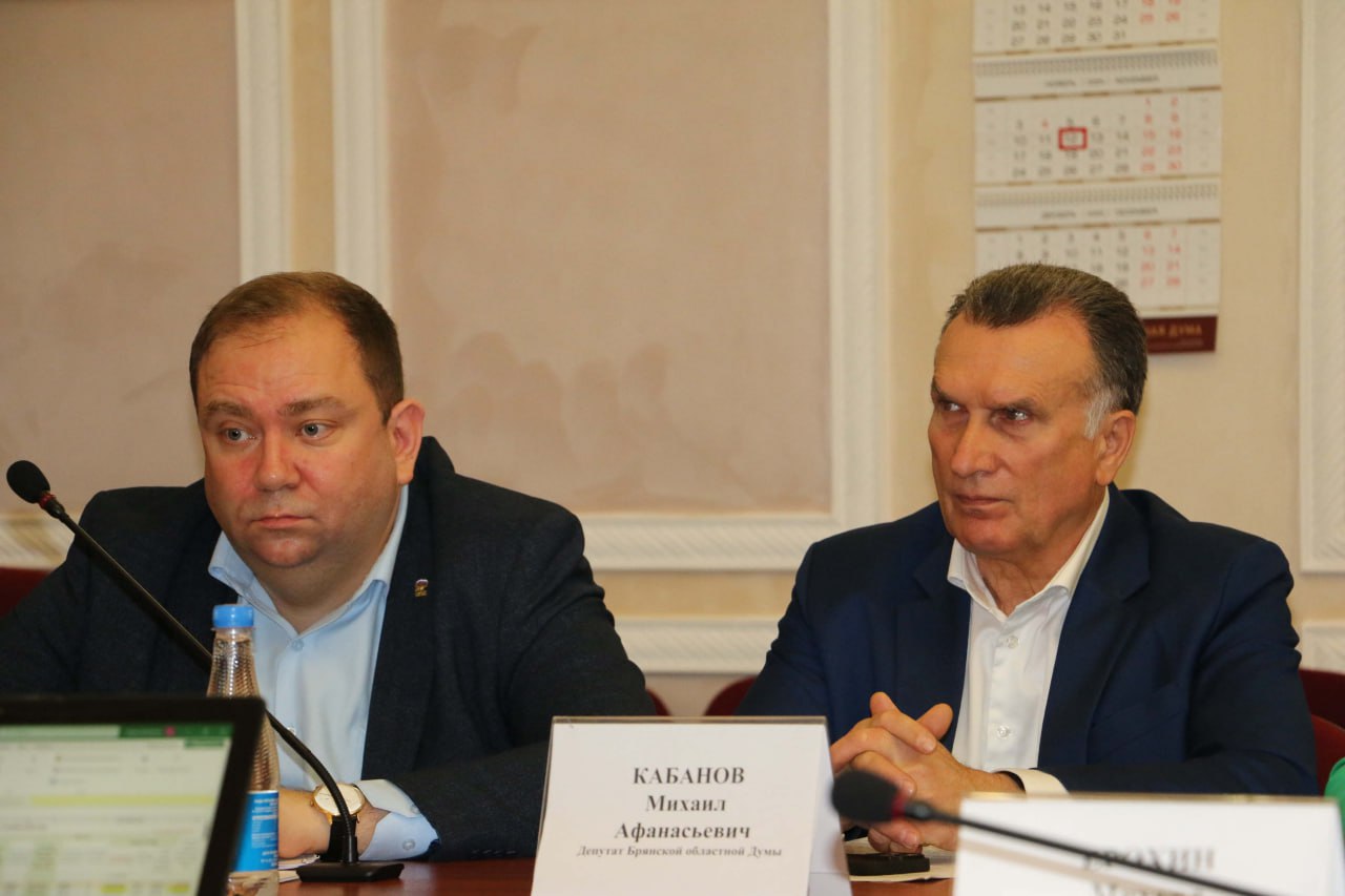 На заседании комитета по промышленности, строительству, связи, предпринимательству и собственности депутаты обсудили и поддержали проект областного бюджета на 2026-2028 годы, профильные программы и прогноз... На заседании комитета по промышленности, строительству, связи, предпринимательству и собственности депутаты обсудили и поддержали проект областного бюджета на 2026-2028 годы, профильные программы и прогноз...