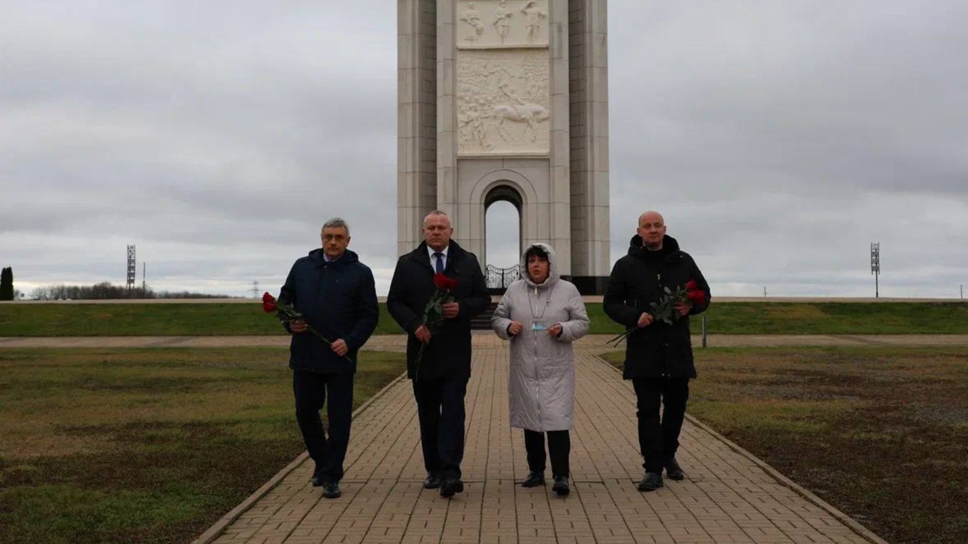 Суббот почтил память защитников Отечества на "Прохоровском поле"