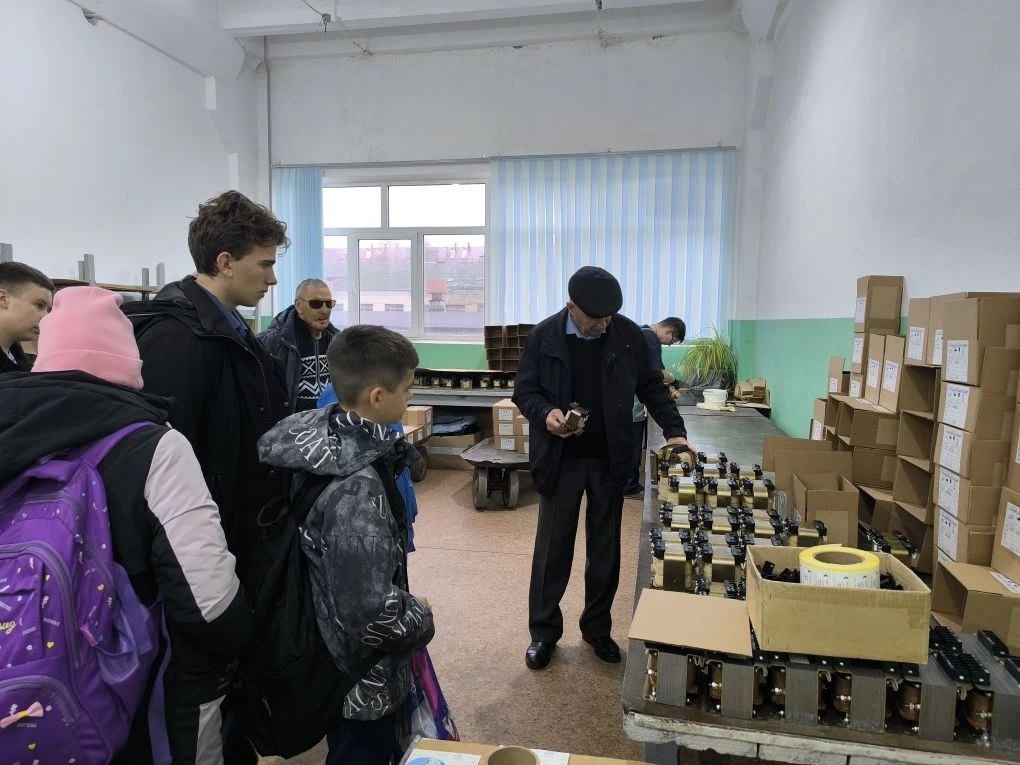 11 ноября ребята из школы № 6 им. Коновалова В.П. посетили ОБЩЕРОССИЙСКУЮ ОБЩЕСТВЕННУЮ ОРГАНИЗАЦИЮ ИНВАЛИДОВ - ВСЕРОССИЙСКОГО ОРДЕНА ТРУДОВОГО КРАСНОГО ЗНАМЕНИ - ОБЩЕСТВО СЛЕПЫХ 11 ноября ребята из школы № 6 им. Коновалова В.П. посетили ОБЩЕРОССИЙСКУЮ ОБЩЕСТВЕННУЮ ОРГАНИЗАЦИЮ ИНВАЛИДОВ - ВСЕРОССИЙСКОГО ОРДЕНА ТРУДОВОГО КРАСНОГО ЗНАМЕНИ - ОБЩЕСТВО СЛЕПЫХ