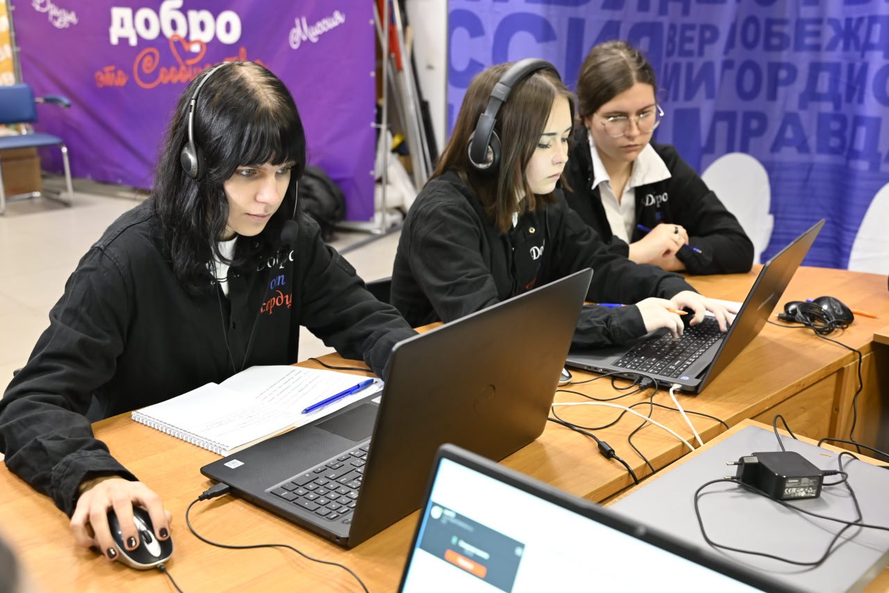 Единый call-центр принимает вопросы на прямую линию Губернатора Единый call-центр принимает вопросы на прямую линию Губернатора