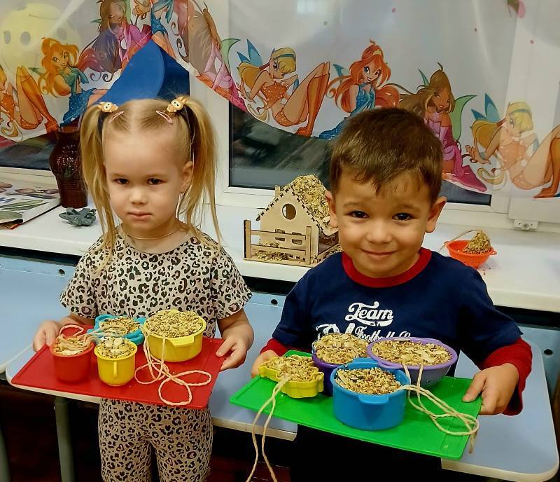 12 ноября в нашей стране отмечается "Синичкин день" – это молодой экологический праздник 12 ноября в нашей стране отмечается "Синичкин день" – это молодой экологический праздник