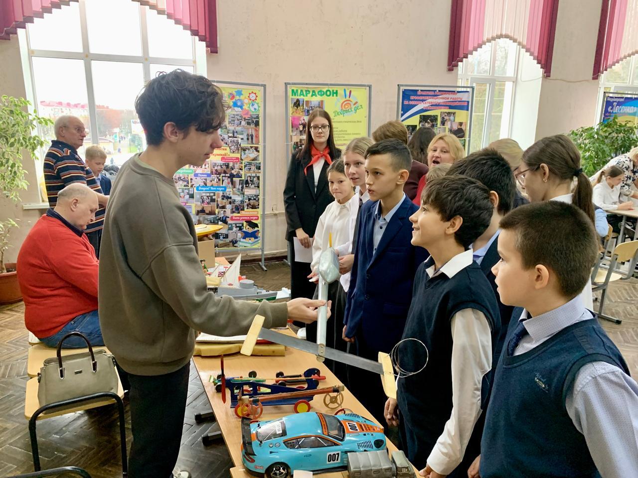 12 ноября 2025 года МБУДО-СЮТ г. Клинцы приняли участие в увлекательной профориентационой квест-игре "Свободного времени - НЕТ" на базе МБУ СОШ № 2 им. А.И. Герцена г. Клинцы 12 ноября 2025 года МБУДО-СЮТ г. Клинцы приняли участие в увлекательной профориентационой квест-игре "Свободного времени - НЕТ" на базе МБУ СОШ № 2 им. А.И. Герцена г. Клинцы