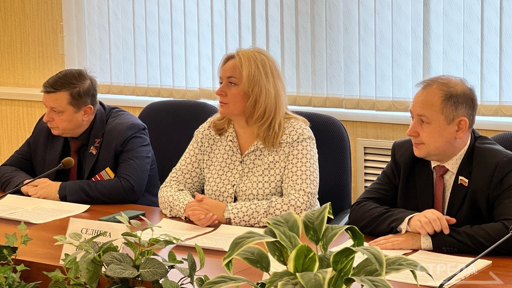 Комиссия по делам молодежи, благотворительности и развитию добровольчества Общественной палаты Брянской области провела круглый стол на тему: «Юридическая помощь участникам специальной военной операции и членам их семей:... Комиссия по делам молодежи, благотворительности и развитию добровольчества Общественной палаты Брянской области провела круглый стол на тему: «Юридическая помощь участникам специальной военной операции и членам их семей:...