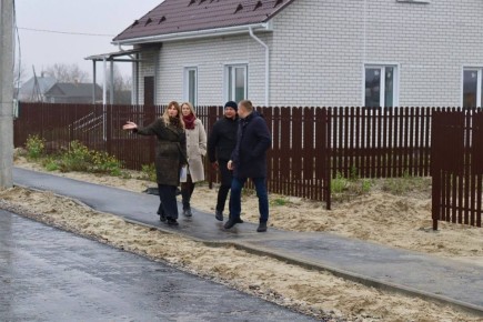 13 ноября 2025 года, состоялась рабочая комиссия по проверке готовности объекта к сдаче и вводу в эксплуатацию малоэтажного жилого комплекса на 66 домов в селе Журиничи