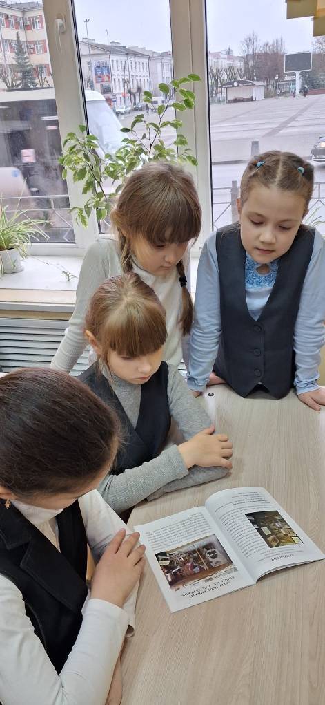 Состоялась беседа для обучающихся МБОУ СОШ №2 им. А.И. Герцена, посвящённая музею нашего города Состоялась беседа для обучающихся МБОУ СОШ №2 им. А.И. Герцена, посвящённая музею нашего города