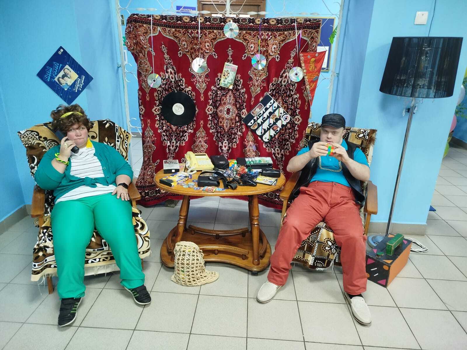 Сегодня в нашем интернате прошла зажигательная дискотека в стиле легендарных 90-х годов! Время будто остановилось, и мы снова услышали знакомые мелодии, надели любимые наряды и вспомнили лучшие годы нашей молодости Сегодня в нашем интернате прошла зажигательная дискотека в стиле легендарных 90-х годов! Время будто остановилось, и мы снова услышали знакомые мелодии, надели любимые наряды и вспомнили лучшие годы нашей молодости