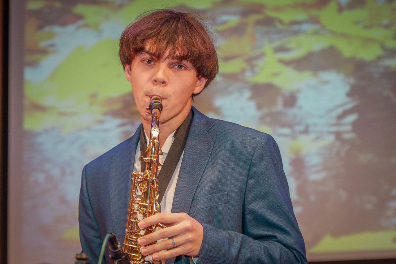 Денис Семёнов: «Я горжусь нашей молодёжью» Денис Семёнов: «Я горжусь нашей молодёжью»