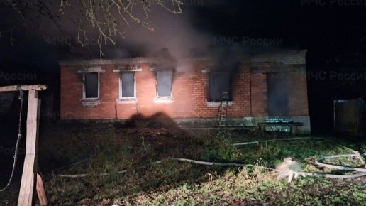 В Любохне Дятьковского района вспыхнул пожар