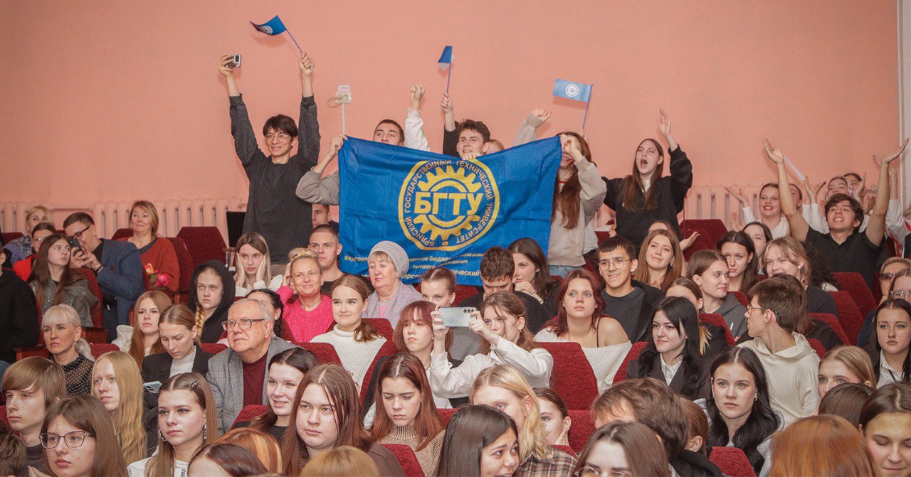 Денис Семёнов: «Я горжусь нашей молодёжью» Денис Семёнов: «Я горжусь нашей молодёжью»