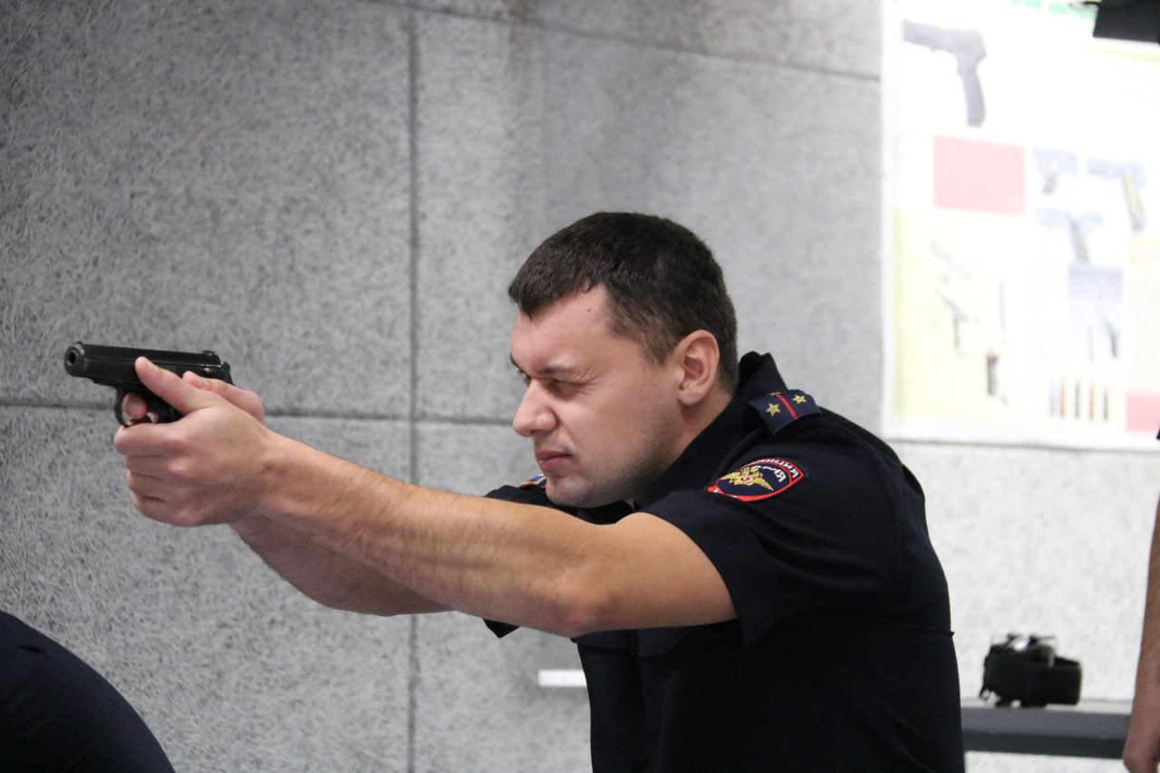 В УМВД России по Брянской области состоялся турнир по стрельбе из пистолета Макарова среди участковых В УМВД России по Брянской области состоялся турнир по стрельбе из пистолета Макарова среди участковых