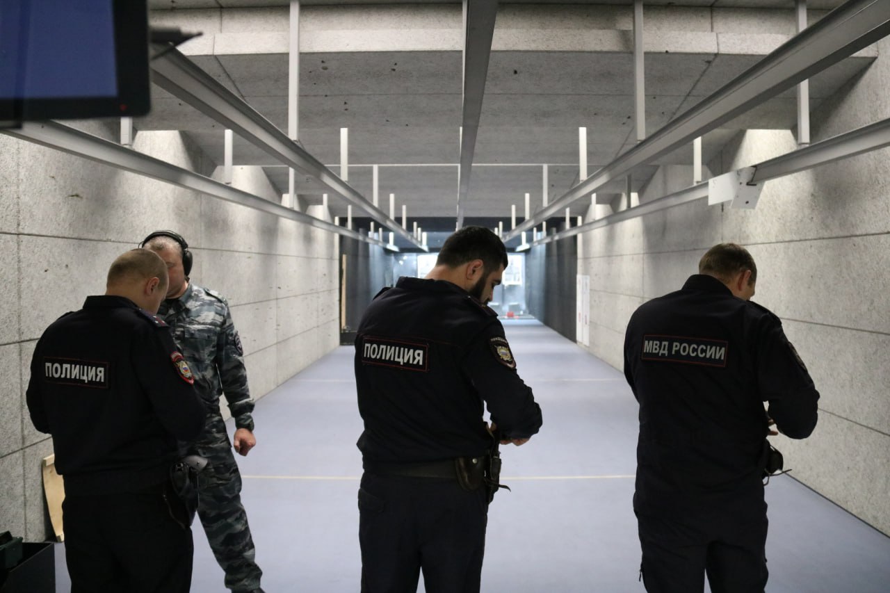 В УМВД России по Брянской области состоялся турнир по стрельбе из пистолета Макарова среди участковых В УМВД России по Брянской области состоялся турнир по стрельбе из пистолета Макарова среди участковых