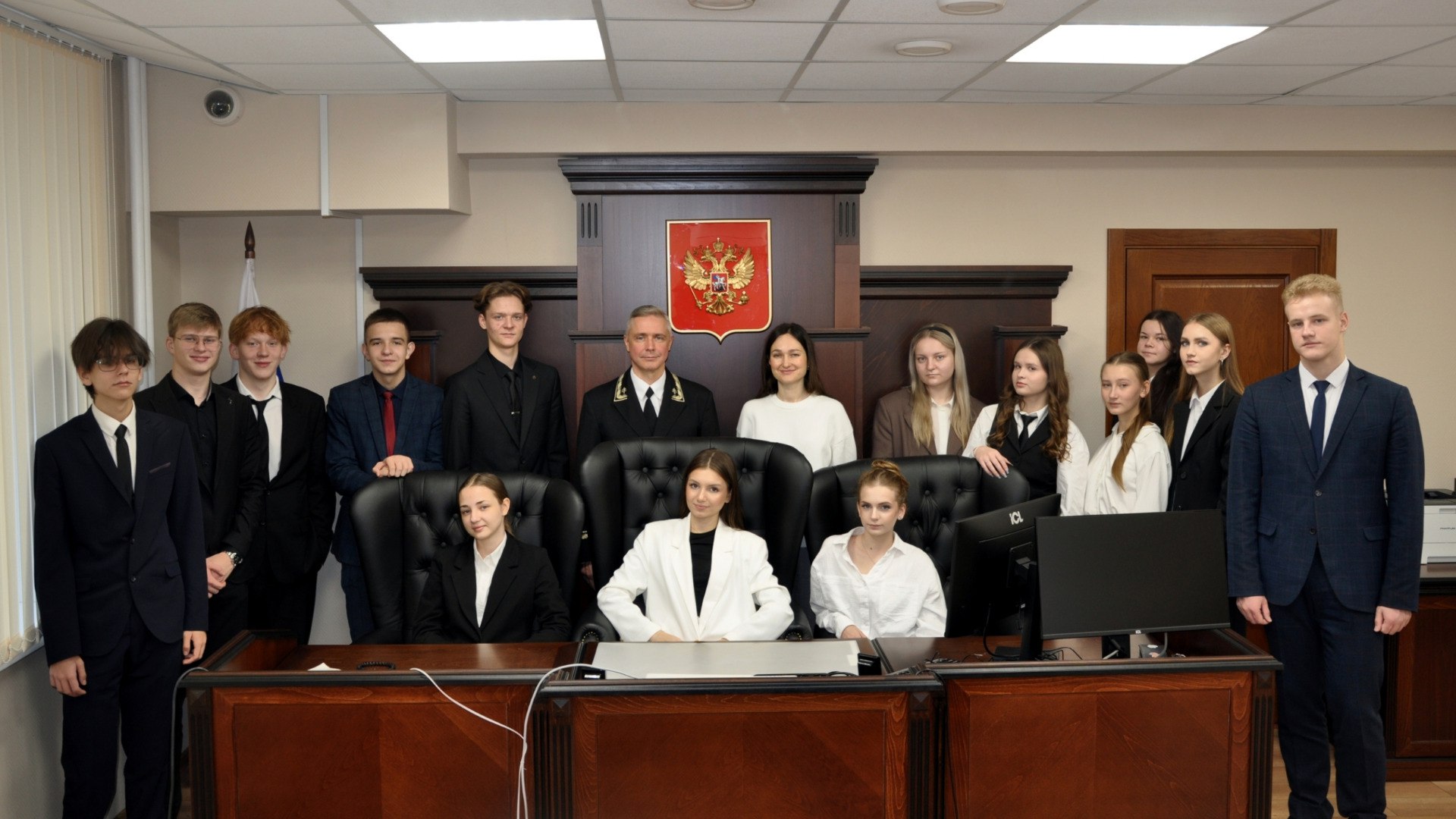 Брянские лицеисты погрузились в мир права на экскурсии в Арбитражном суде