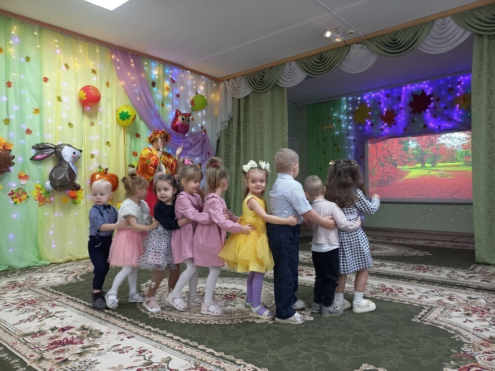 Каждый год, по традиции, в детских садах города проходят осенние праздники Каждый год, по традиции, в детских садах города проходят осенние праздники