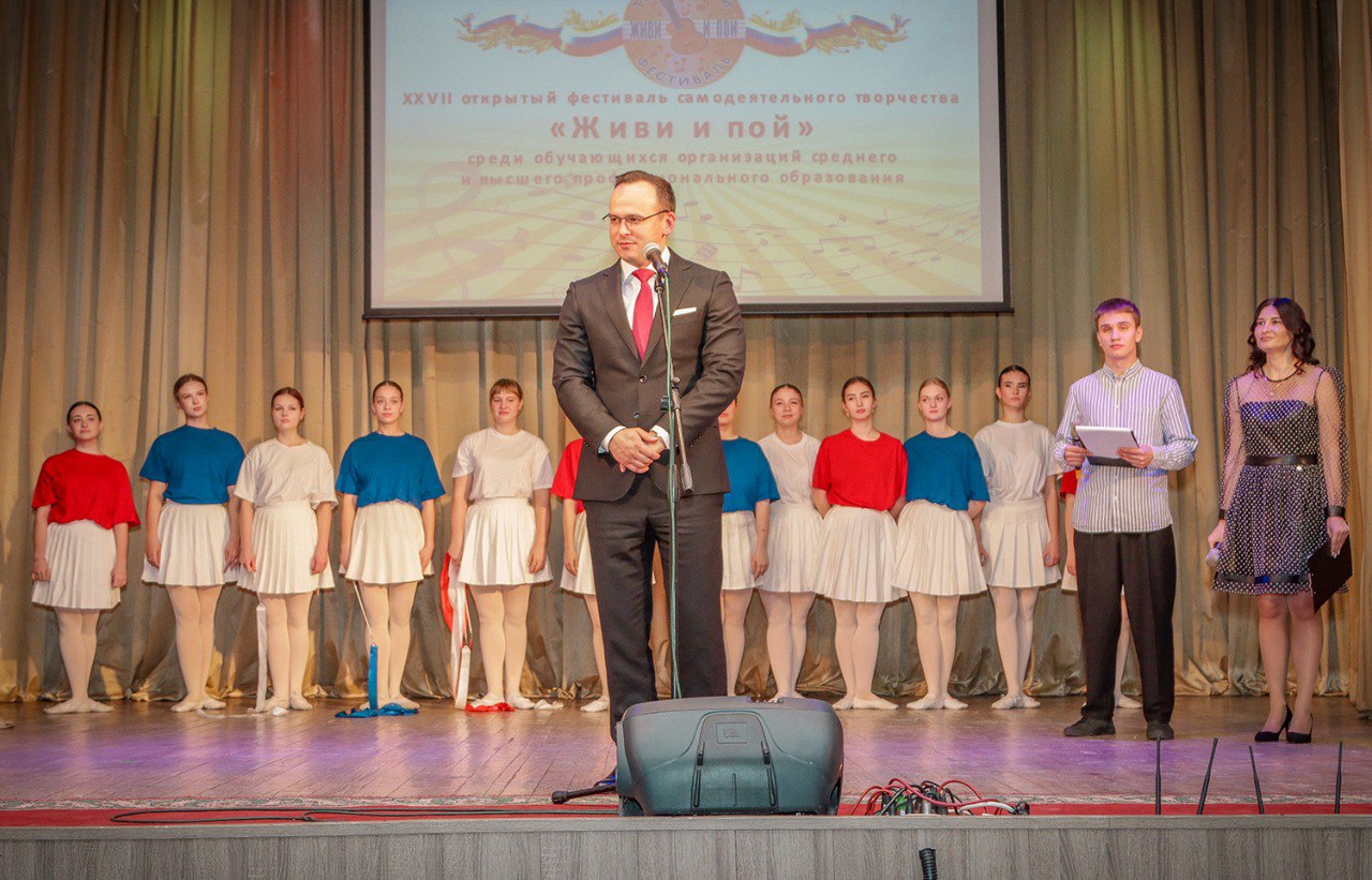 Денис Семёнов: «Я горжусь нашей молодёжью» Денис Семёнов: «Я горжусь нашей молодёжью»