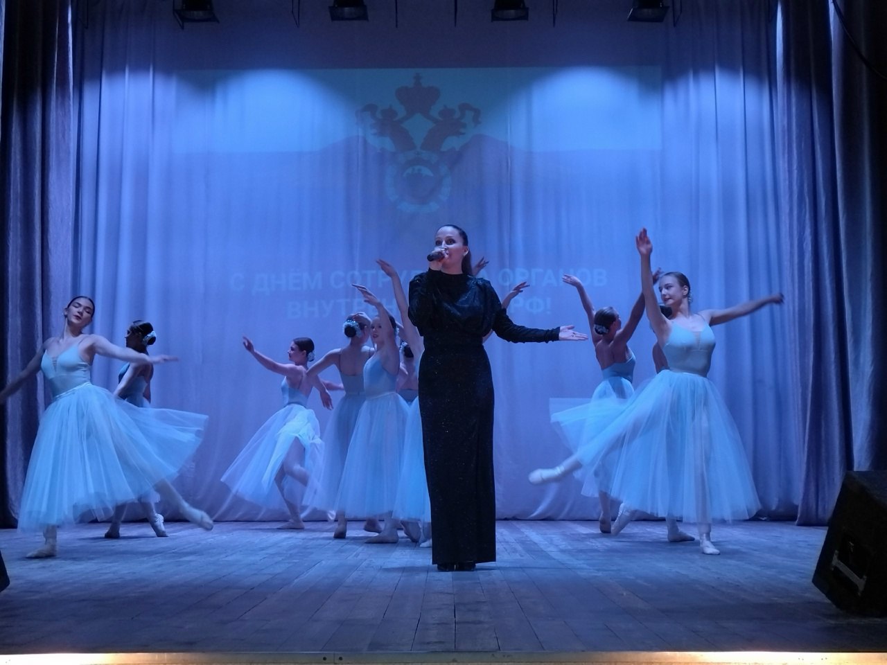 Ежегодно, 10 ноября, в нашей стране отмечается профессиональный праздник, посвященный сотрудникам органов внутренних дел Российской Федерации Ежегодно, 10 ноября, в нашей стране отмечается профессиональный праздник, посвященный сотрудникам органов внутренних дел Российской Федерации