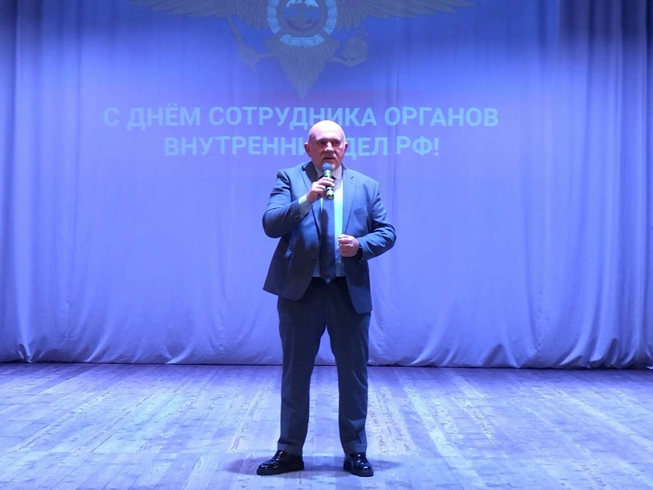 Ежегодно, 10 ноября, в нашей стране отмечается профессиональный праздник, посвященный сотрудникам органов внутренних дел Российской Федерации Ежегодно, 10 ноября, в нашей стране отмечается профессиональный праздник, посвященный сотрудникам органов внутренних дел Российской Федерации