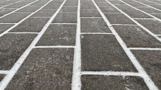 Опасная гололедица установилась в Брянске после резкого похолодания