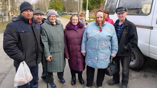 Мобильная бригада помогла 400 пожилым жителям Клетнянского района пройти диспансеризацию