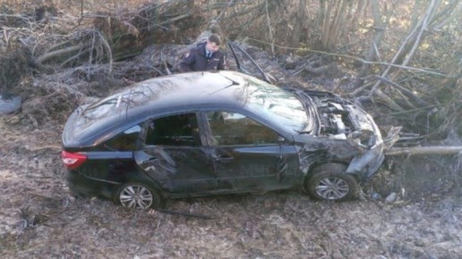 В Красногорском районе МЧС ликвидировало последствия ДТП с легковушкой