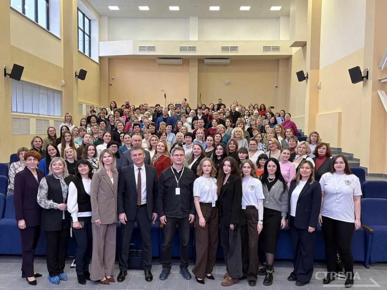 В брянском Дворце единоборств имени Артёма Осипенко сегодня, 17 ноября, открылся Межмуниципальный профилактический форум «Цифровой мир — территория ответственности» В брянском Дворце единоборств имени Артёма Осипенко сегодня, 17 ноября, открылся Межмуниципальный профилактический форум «Цифровой мир — территория ответственности»