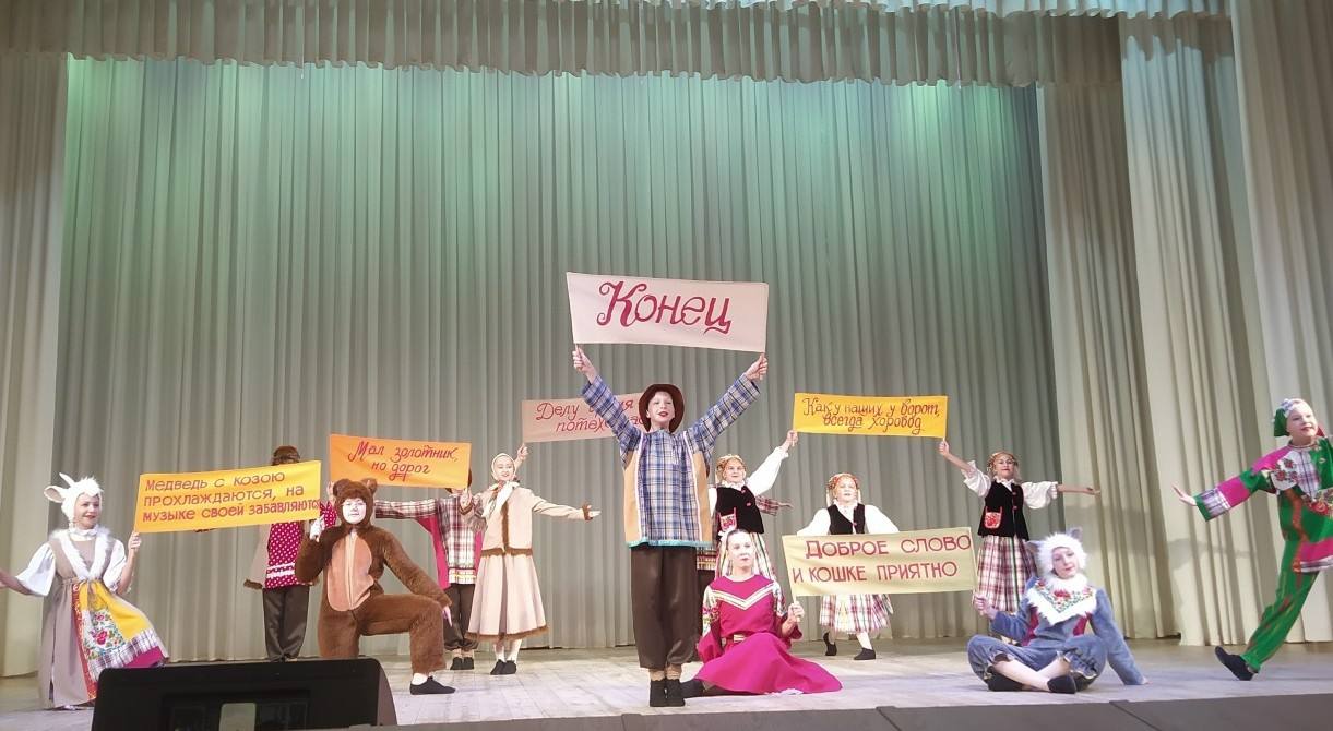 На сцене Детской школы искусств №1 им.Т.П.Николаевой встретились более пятисот юных танцоров из разных уголков Брянской области - участники IV Брянского областного хореографического конкурса «Феерия танца» На сцене Детской школы искусств №1 им.Т.П.Николаевой встретились более пятисот юных танцоров из разных уголков Брянской области - участники IV Брянского областного хореографического конкурса «Феерия танца»