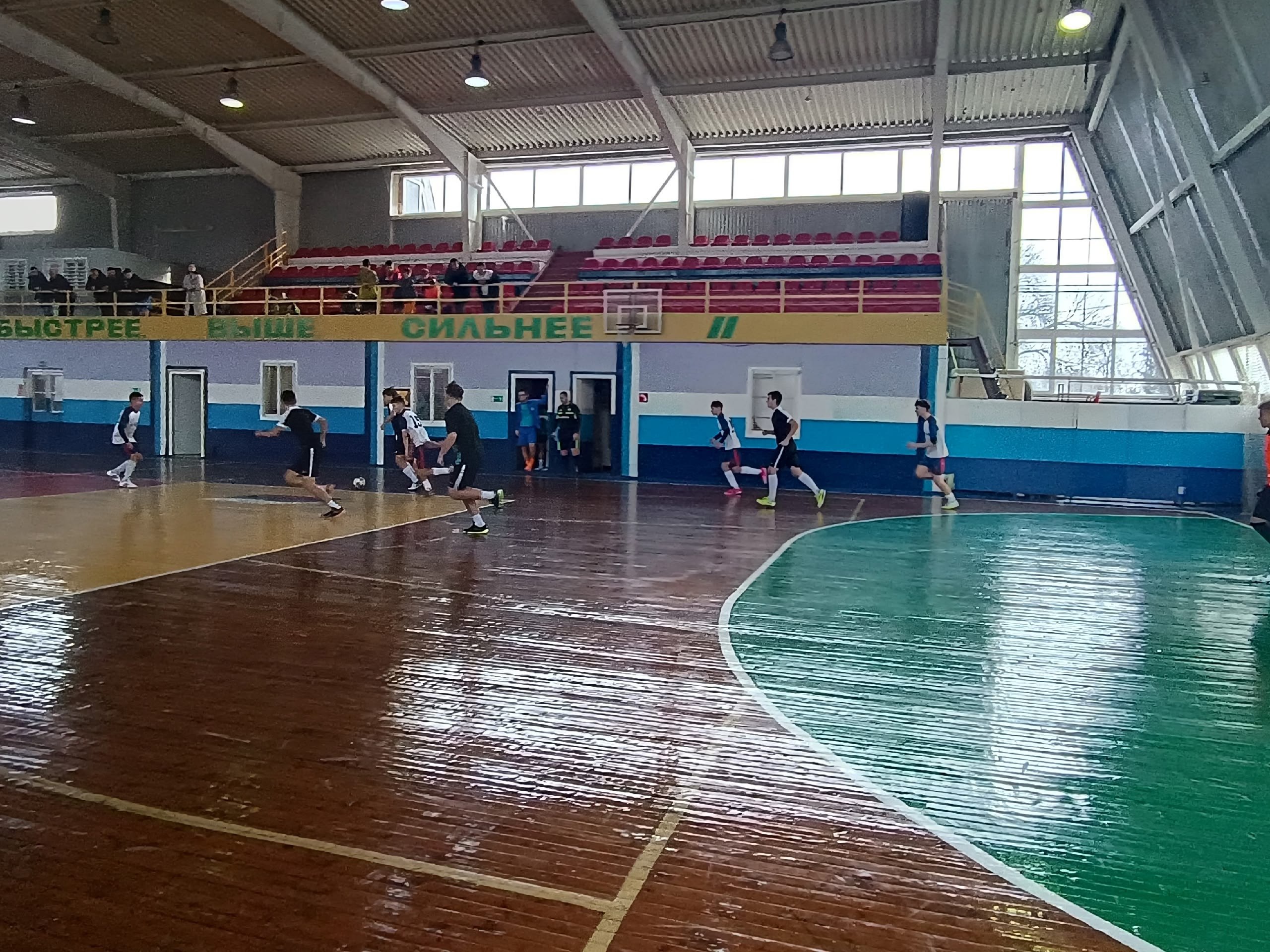 Школьники Брянского района выступили в областной комплексной Спартакиаде школьных спортивных лиг по мини-футболу Школьники Брянского района выступили в областной комплексной Спартакиаде школьных спортивных лиг по мини-футболу