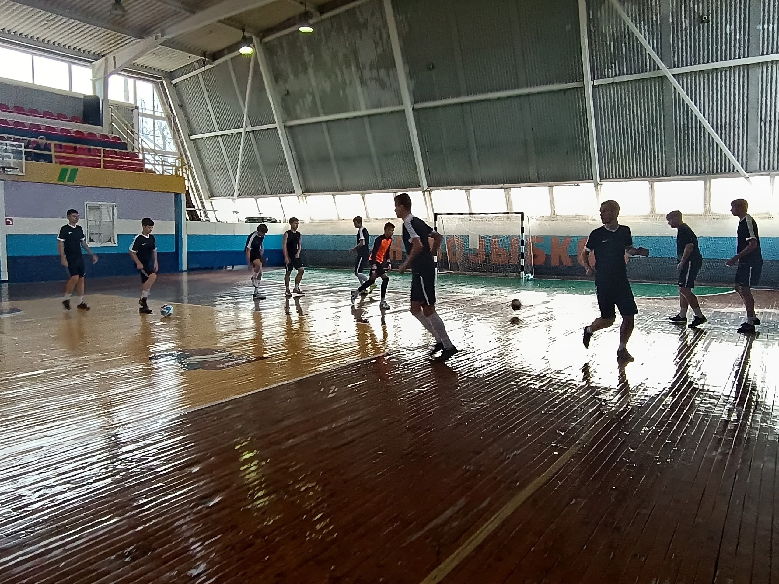 Школьники Брянского района выступили в областной комплексной Спартакиаде школьных спортивных лиг по мини-футболу Школьники Брянского района выступили в областной комплексной Спартакиаде школьных спортивных лиг по мини-футболу