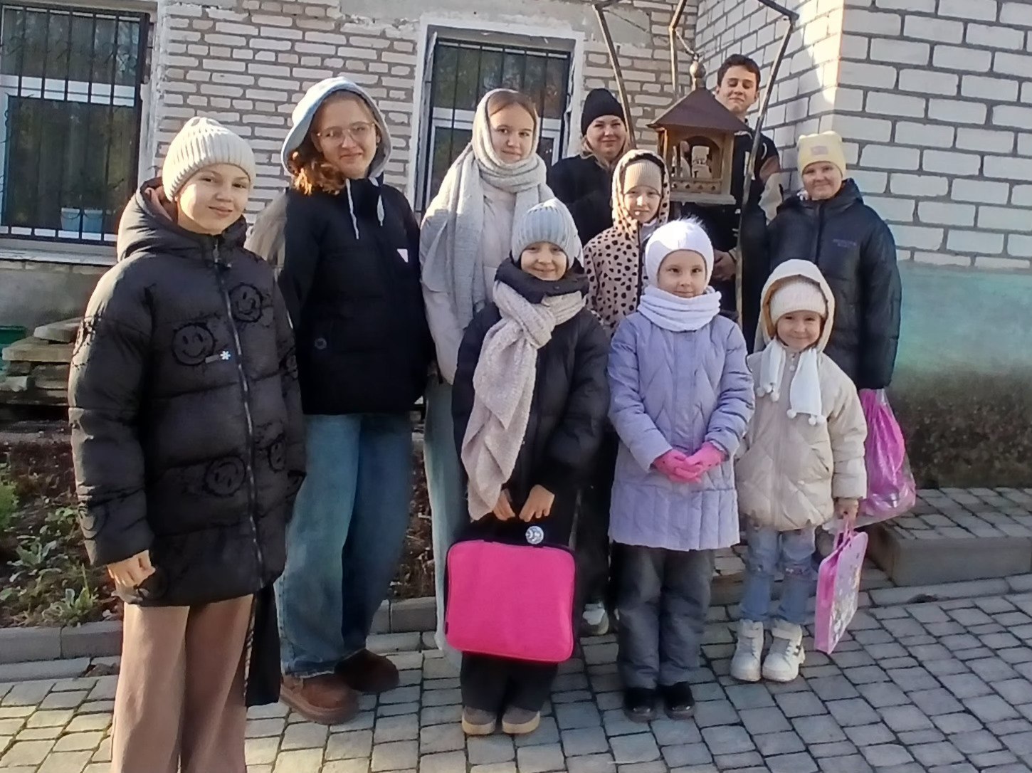 16 ноября обучающиеся сольно-хорового отделения МБУДОЦДТ приняли участие в экологической акции «Покормите птиц»