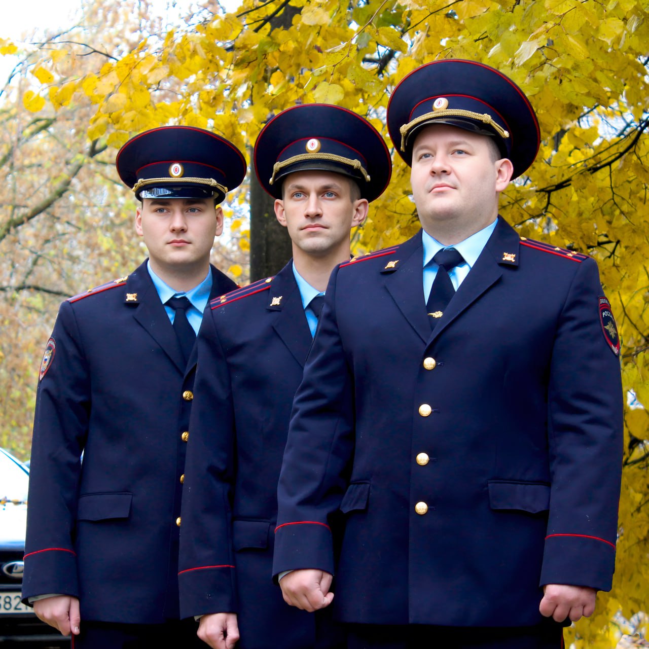 Доброго утра и отличного начала недели всем желают участковые уполномоченные полиции братья Вавины