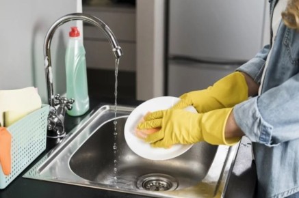 Почему кухонные губки — это настоящая угроза для здоровья: мнение эксперта