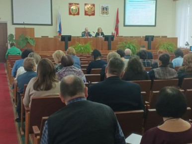 Сегодня в администрации Унечского района состоялся круглый стол по вопросам: «Открытость и прозрачность надзорной деятельности, относящейся к компетенции МЧС России, а также об изменениях внесенных в законодательные и...