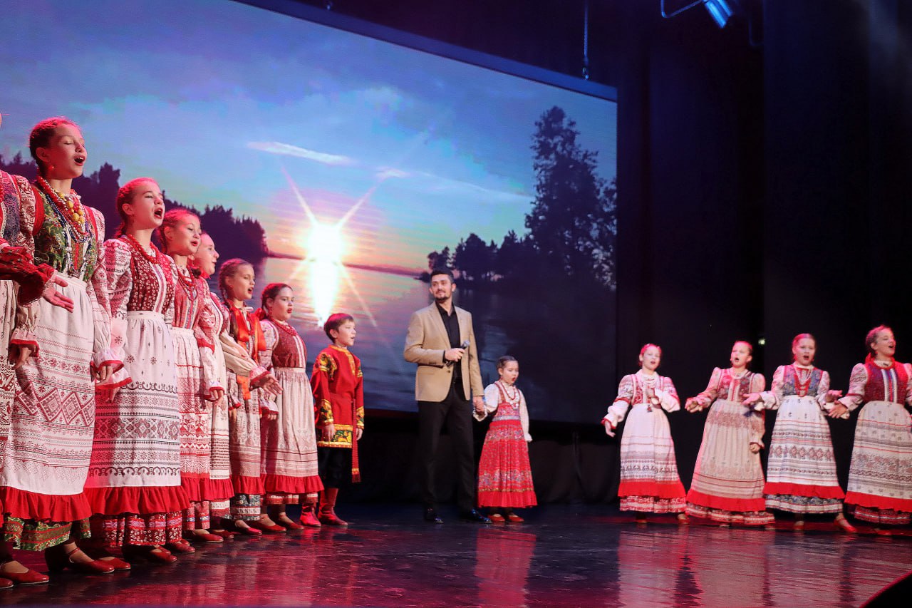 35 лет ФНС России: в преддверии профессионального праздника лучшим сотрудникам брянской налоговой службы руководители области вручили заслуженные награды! 35 лет ФНС России: в преддверии профессионального праздника лучшим сотрудникам брянской налоговой службы руководители области вручили заслуженные награды!