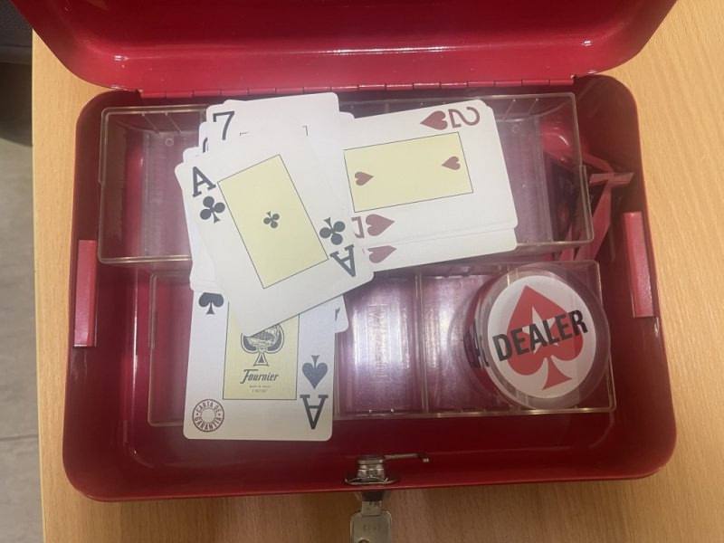 Один миллион рублей в качестве штрафа по приговору суда на двоих: в Клинцах осуждены организаторы нелегального покерного клуба Один миллион рублей в качестве штрафа по приговору суда на двоих: в Клинцах осуждены организаторы нелегального покерного клуба