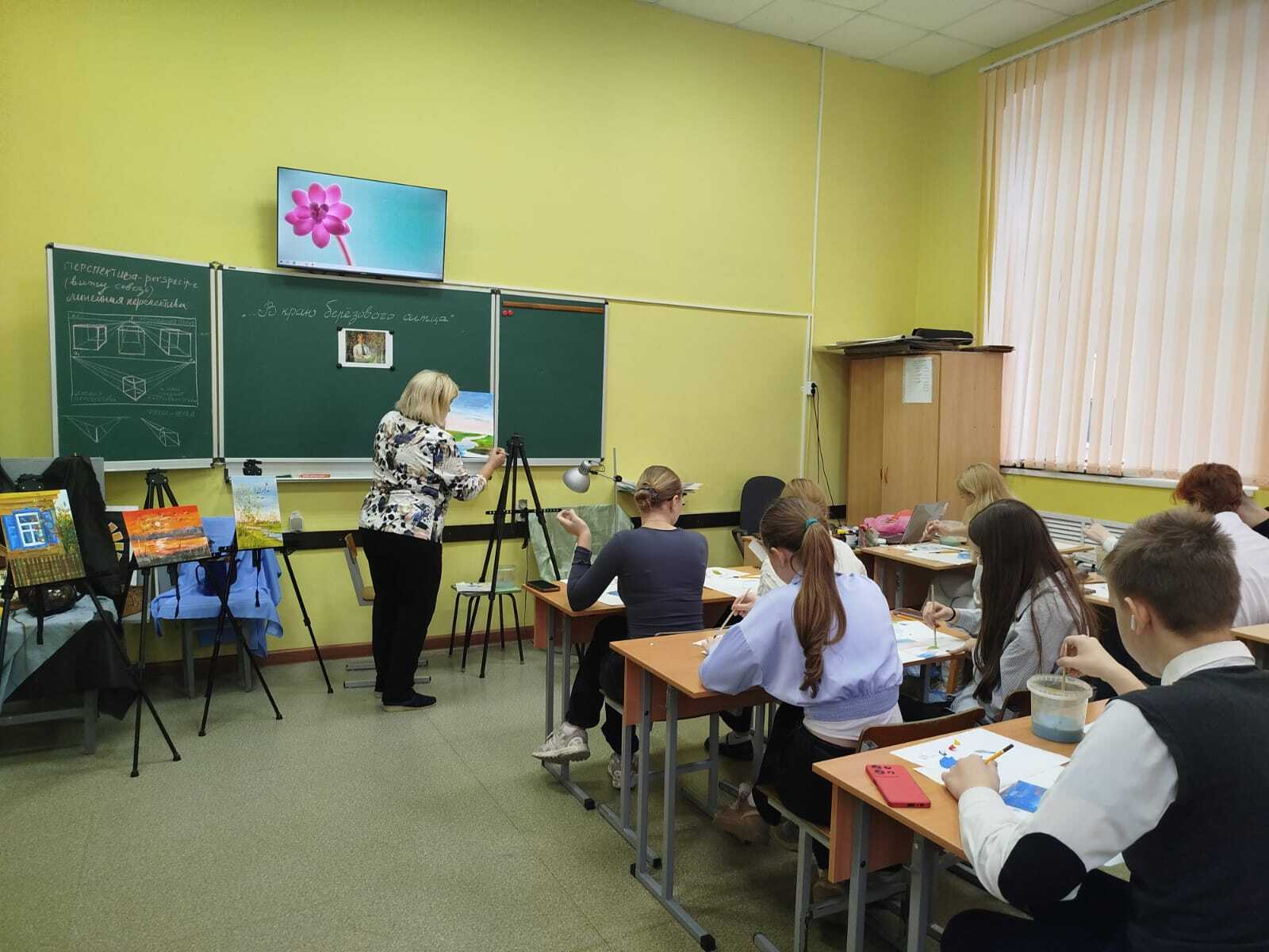В рамках проекта "Пушкинская карта" 18 ноября 2025 года заведующая художественным отделением Детской школы искусств им. Е. М. Беляева - Ермолаева Галина Ивановна провела для учащихся 7-ой средней школы... В рамках проекта "Пушкинская карта" 18 ноября 2025 года заведующая художественным отделением Детской школы искусств им. Е. М. Беляева - Ермолаева Галина Ивановна провела для учащихся 7-ой средней школы...